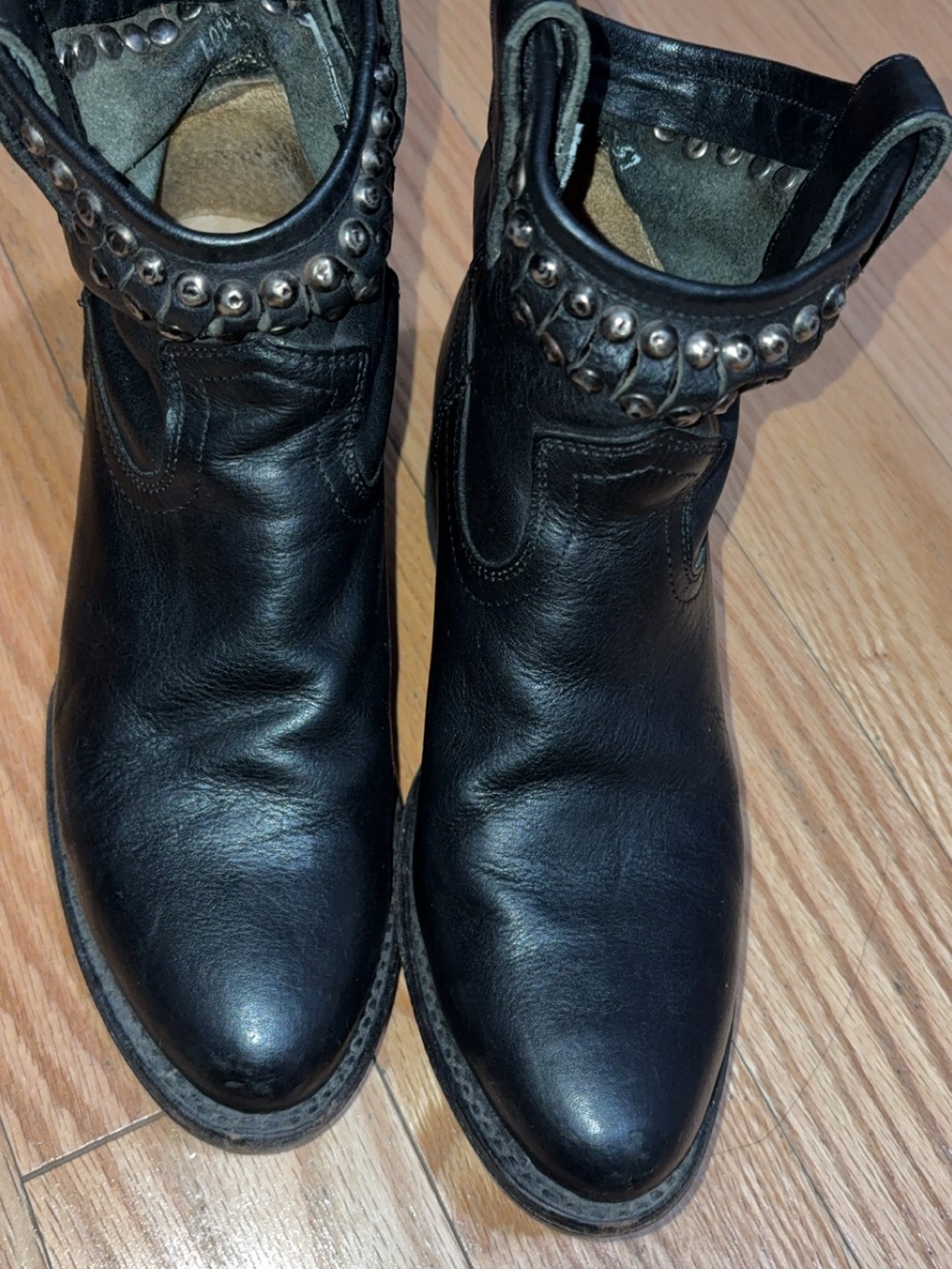 Frye Diana Cut Stud Black Leather Ankle Boots – Size 5